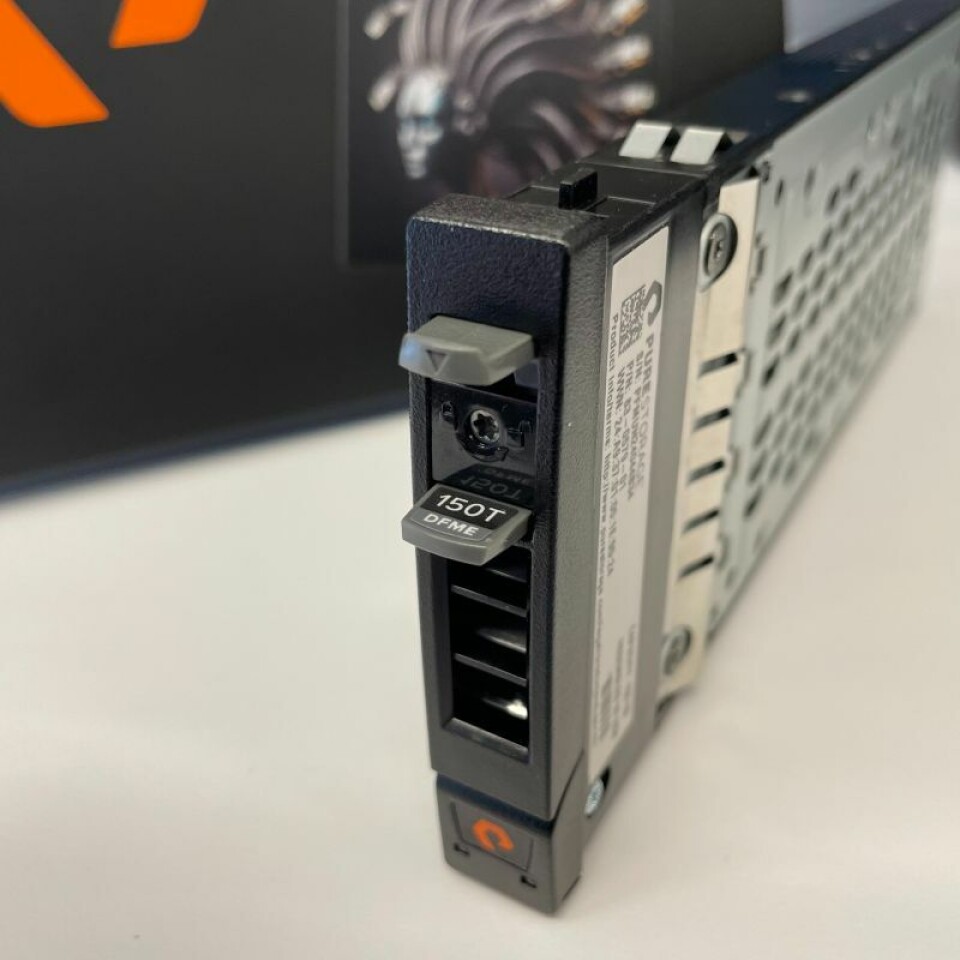 Comparing IBM and Pure Storage proprietary flash drives